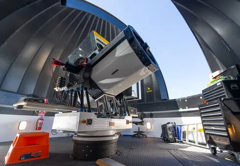 Успешен тест на лазерна комуникация от Космоса: Artemis II проправя пътя към по-достъпен пренос на данни