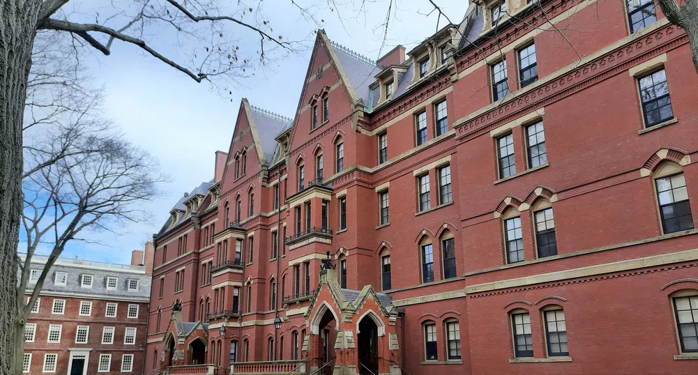 Тръмп срещу Харвард рунд пореден: Университетът остава без чужди студенти