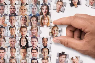 Бонд, но не Джеймс: Инфлуенсърът, който докарва звездите до психиатрични клиники