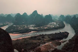 Китай строи най-големия хидроенергиен проект в света. Защо това притеснява съседите му?