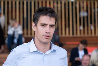 „Исторически погледнато, досега сме виждали само американските модели да разсъждават на английски, а китайските – на китайски“, заяви главният изпълнителен директор Артюр Менш