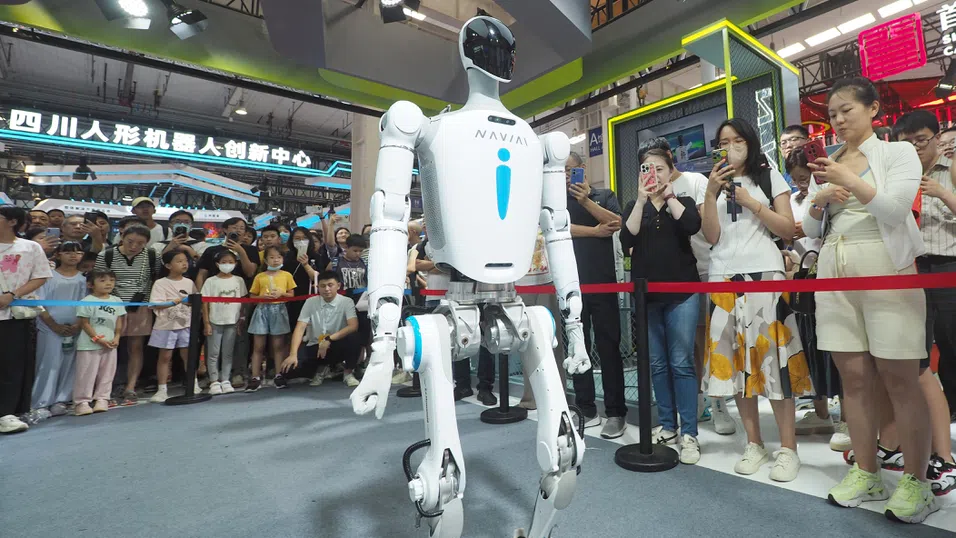 Какво е общото между Samsung, Tesla, OpenAI и BYD? Инвестициите в хуманоидни роботи