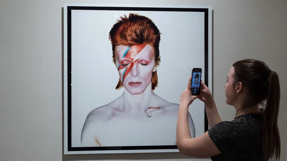 Образът на Дейвид Боуи от Aladdin Sane е готов да влезе в историята с рекордна цена