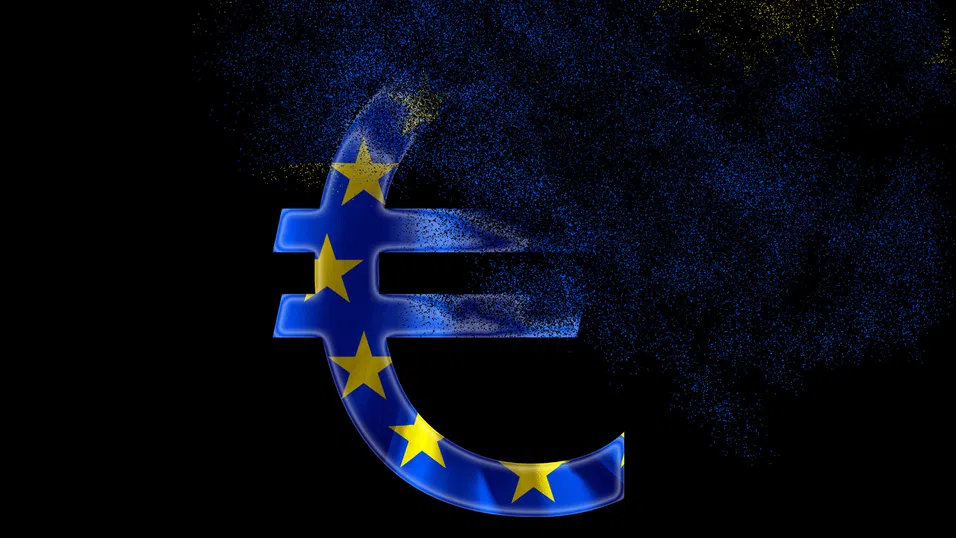 Три фактора, които устойчиво дърпат еврото надолу