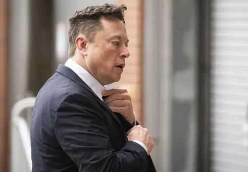 Мъск или Китай: Кой ще сбъдне първи хуманоидната си мечта