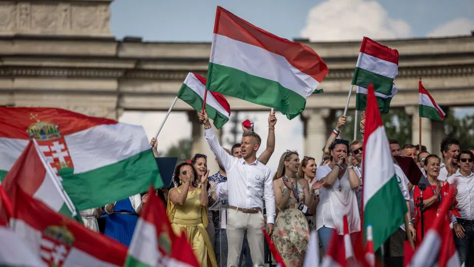 Масови демонстрации в Будапеща бележат началото на предизборните кампании в Унгария