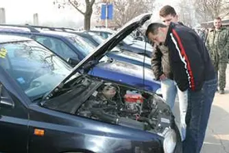 Автотърговци: Криза е, продаваме на загуба