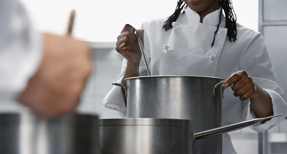 Британска готвачка източвала училищна каса и купувала имоти в България