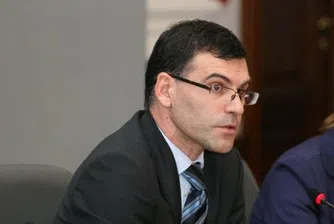 РЗС иска справка какъв гражданин е Дянков