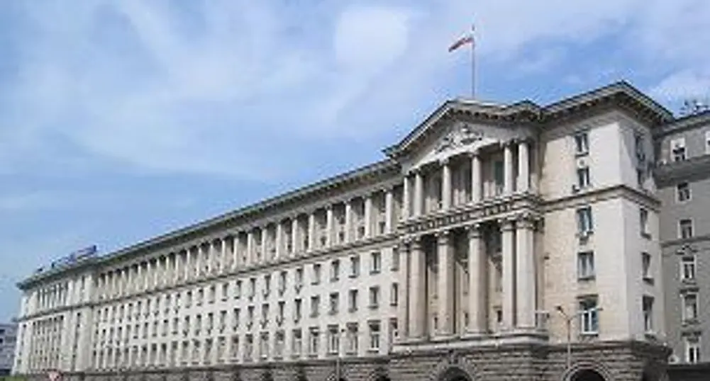 Един шофьор за трима чиновници