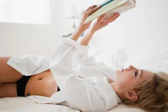 Голи манекенки привличат клиенти