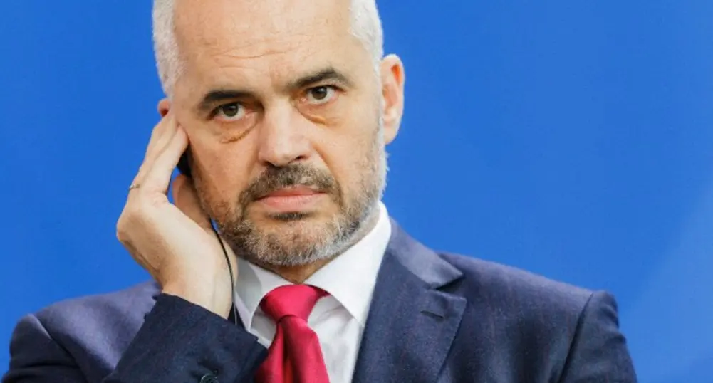 Еди Рама на историческа визита в Сърбия