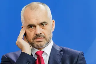 Еди Рама на историческа визита в Сърбия
