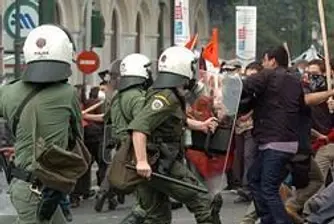 70 души арестувани при безредиците в Атина