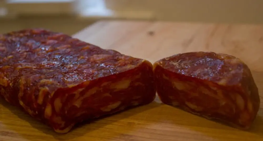 Румънец подари табели на български град заради вкусна луканка