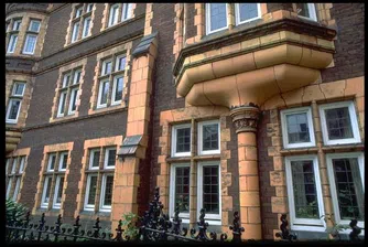 Богатите търсят сигурността на луксозните имоти в Лондон