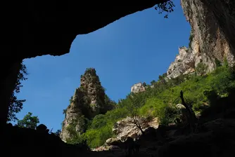 Три момчета правят невероятно откритие във френска пещера