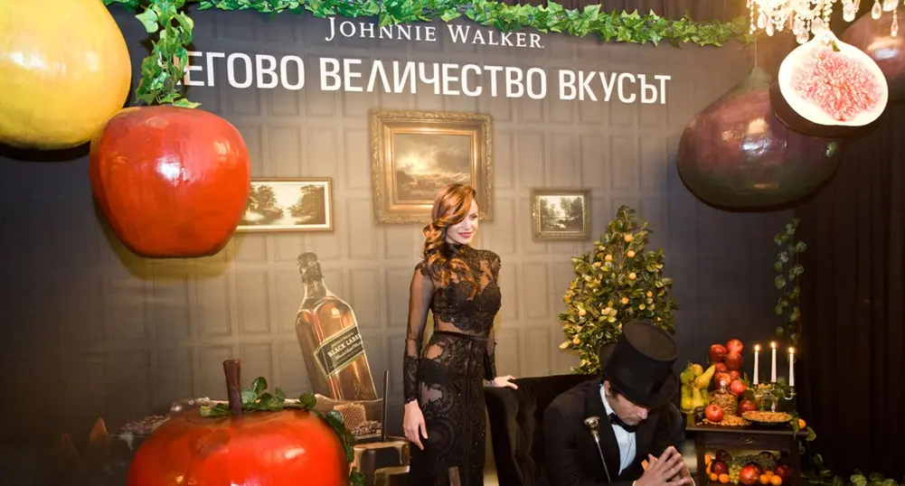 Диляна Попова като Лейди Карамел от реклама на Johnnie Walker