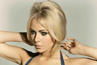 Красива блондинка за приятелка срещу 5 долара