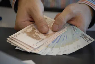 Лихвите по депозитите продължават да падат