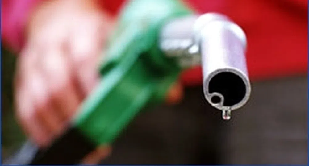 Американските домакинства харчат 4% от дохода си за бензин през 2012 г.