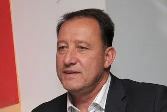 Отменят реорганизацията на армията