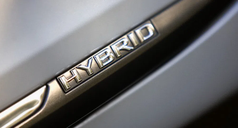 Увеличава се използването на електрически и хибридни МПС-та