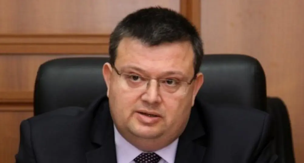 Цацаров даде на Конституционния съд Бюджет 2015