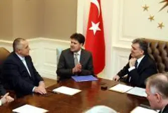 Кутев: Борисов е опериран срещу деликатност и дипломация