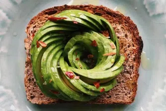 Новият начин за хапване на авокадо превзе Instagram