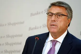 Чиновници обрали Централната банка на Албания