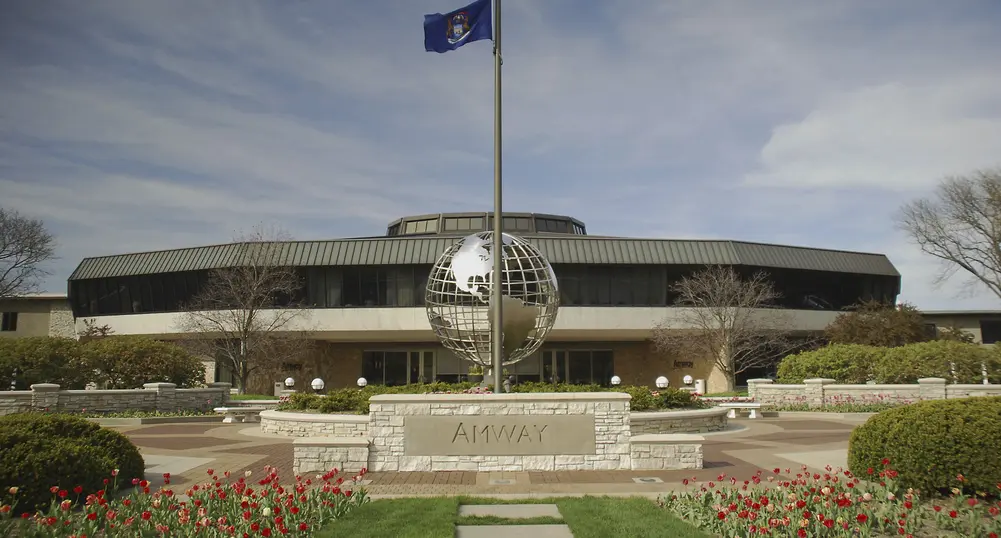 Amway навлиза в България