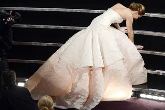 Най-сексапилно (вероятно фалшиво) падане на годината