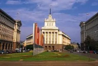 Висши чиновници подават оставки