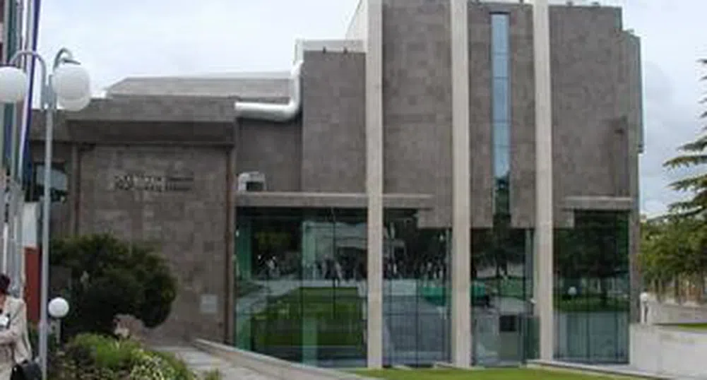 Карол и Варненски свободен университет си сътрудничат