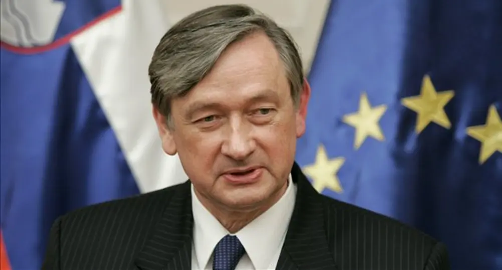 Словенците избират нов президент в условия на криза