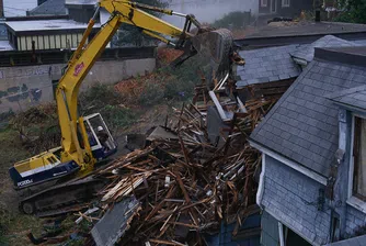 Отново багери в митничарското весело село