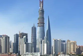 В Китай се издига втората най-висока сграда в света