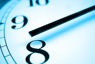 Преместваме стрелките с час назад