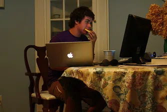 Гледате телевизия и работите на компютър? В депресия сте