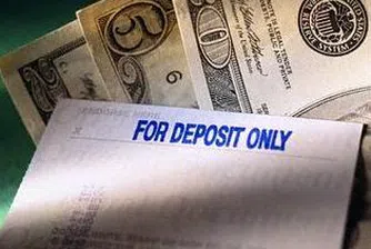 Банките свалят, макар и плахо, лихвите по влогове и кредити