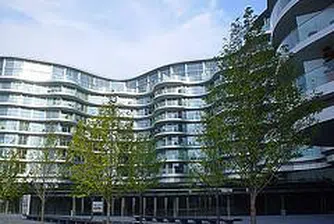 Луксозните имоти ще се възстановят първи