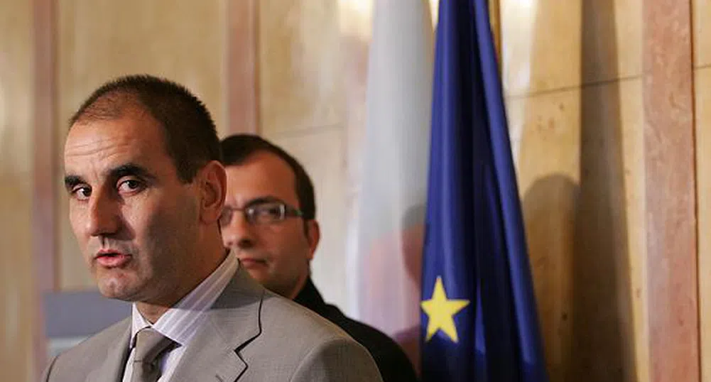 Спор за имотите на Цветанов