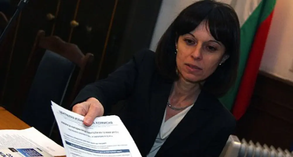 Първа оставка в служебното правителство