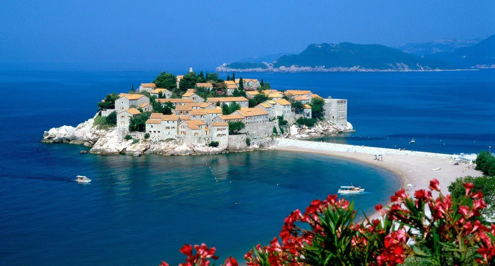 Черна гора предлага „икономическо гражданство"