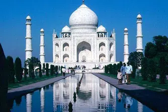 Тадж Махал се руши