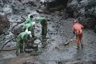 BP смята да се справи с петролния теч до 27 юли