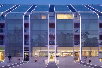 Полският хотел във форма на вълна