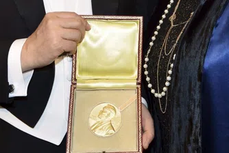 Какво правят Нобеловите лауреати с парите от наградата