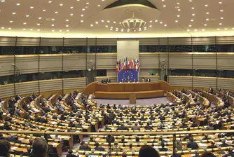 ЕП одобрява 25 от 26-те номинирани за еврокомисари
